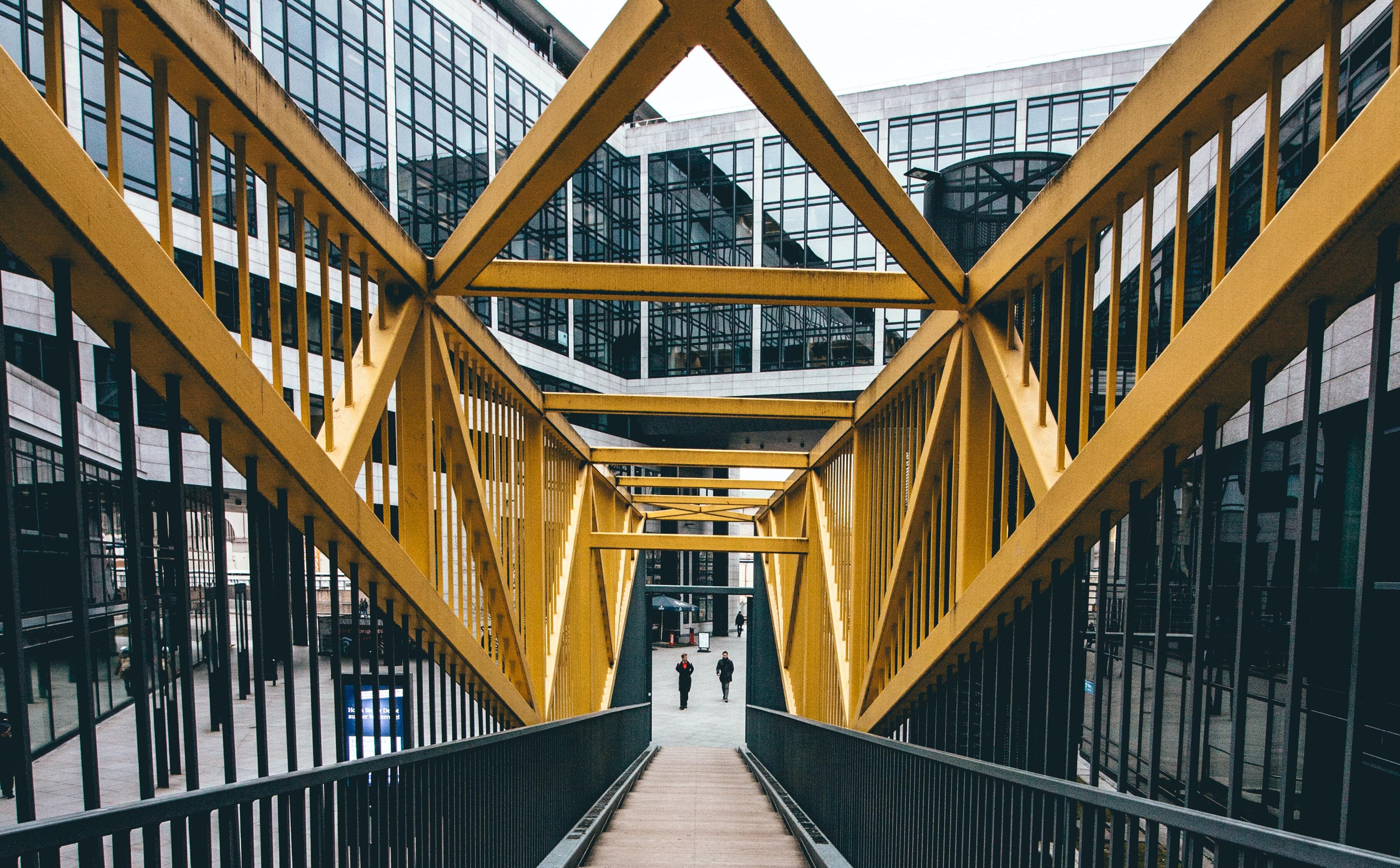 Yellow-bridge-leading-lines